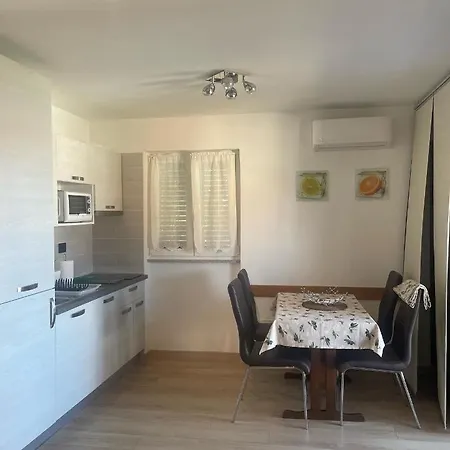 Residence4a-appartamento Bianco Apartman *